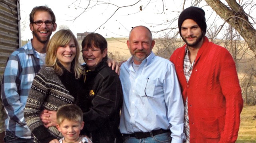 Ashton Kutcher Surprises His Mother by Remodeling Childhood Home